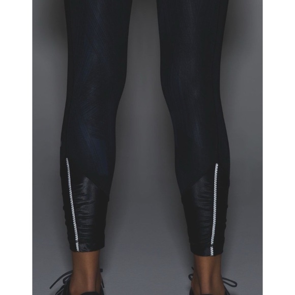 Lululemon Pace Queen Leggings Navy - Picture 2 of 13